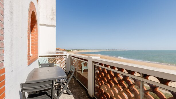 Unclassified image, 1 of 14, button - Escape Near Local Bistros and Pier (La Tranche-sur-Mer)