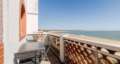 Escape Near Local Bistros and Pier