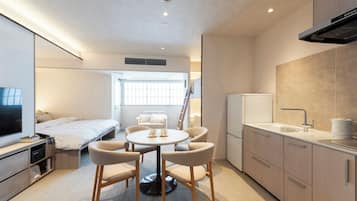 Standard-Apartment | Zimmersafe, laptopgeeigneter Arbeitsplatz, Bügeleisen/Bügelbrett