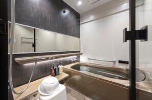 In-room safe, laptop workspace, iron/ironing board, free WiFi - ENT TERRACE ASAKUSABASHI (Tokyo)