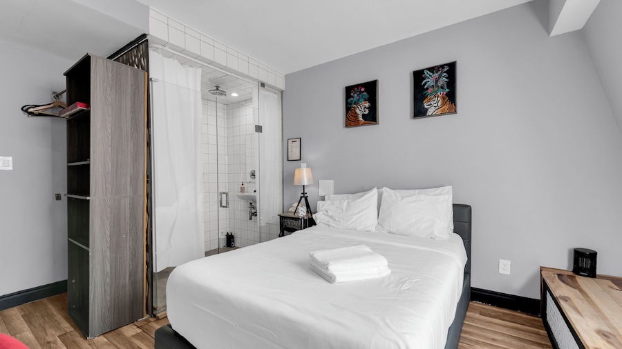 GUESTIC at Queen West