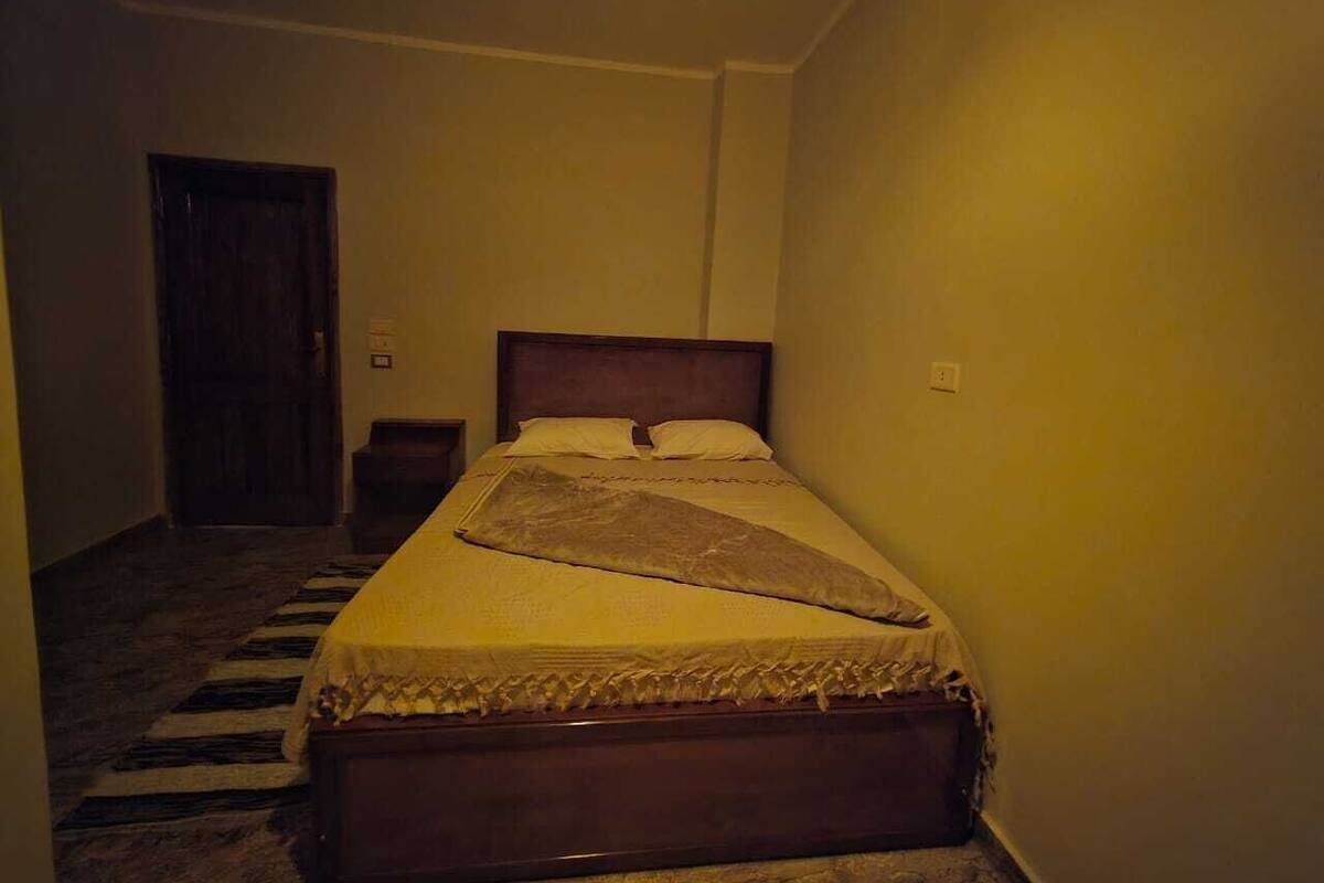 In-room safe, desk, laptop workspace, blackout drapes