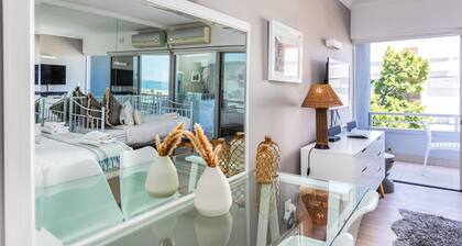 Clifton Escape - Stylish Studio Near Beach by CTHA