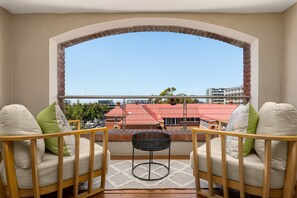 Property grounds - Rockwell 220 by CTHA (Cape Town)