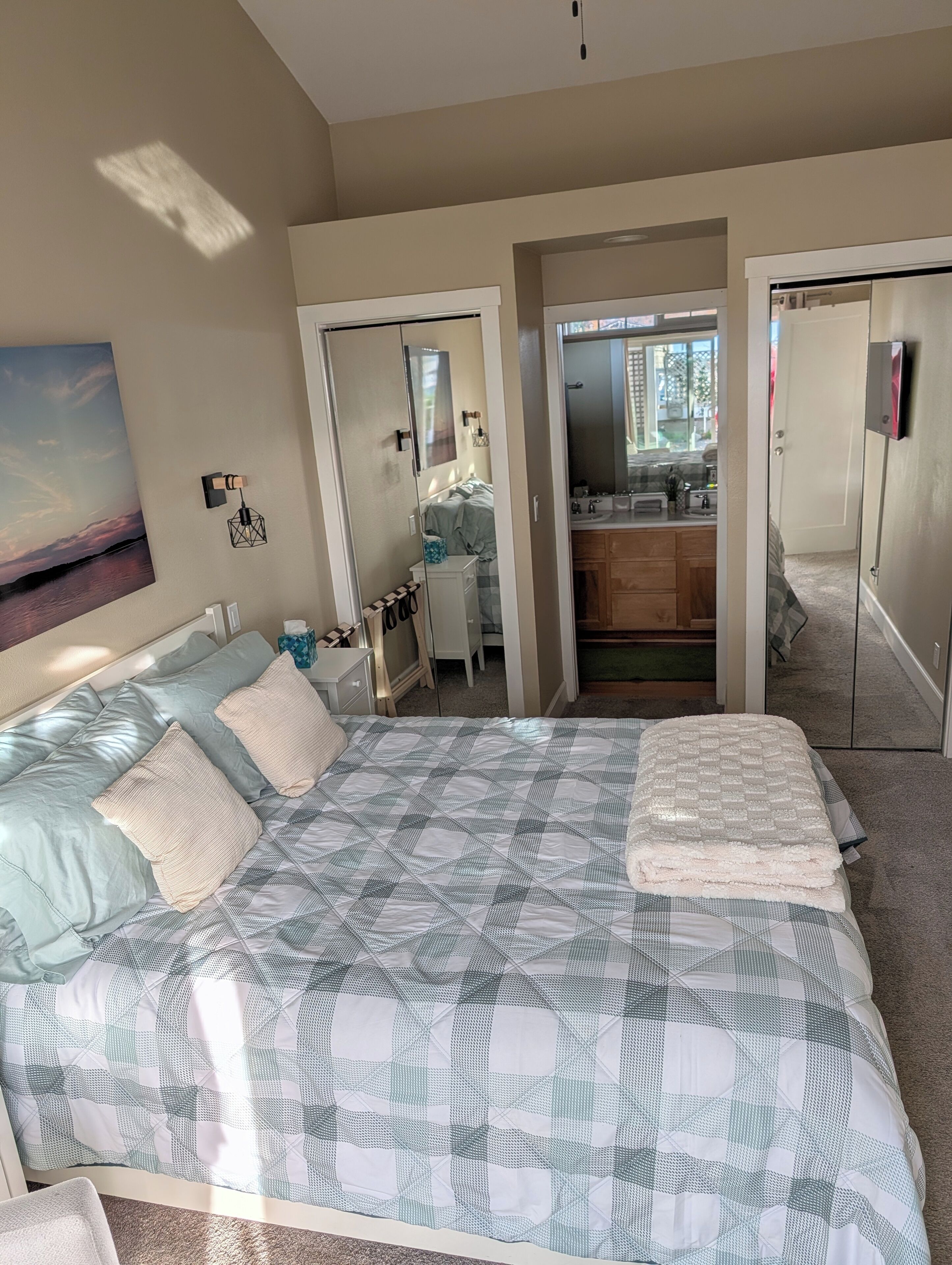 3 chambres, fer et planche à repasser, Wi-Fi, draps fournis