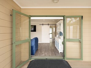 Interior - Petit Paradis - Whitianga Holiday Home (Whitianga)