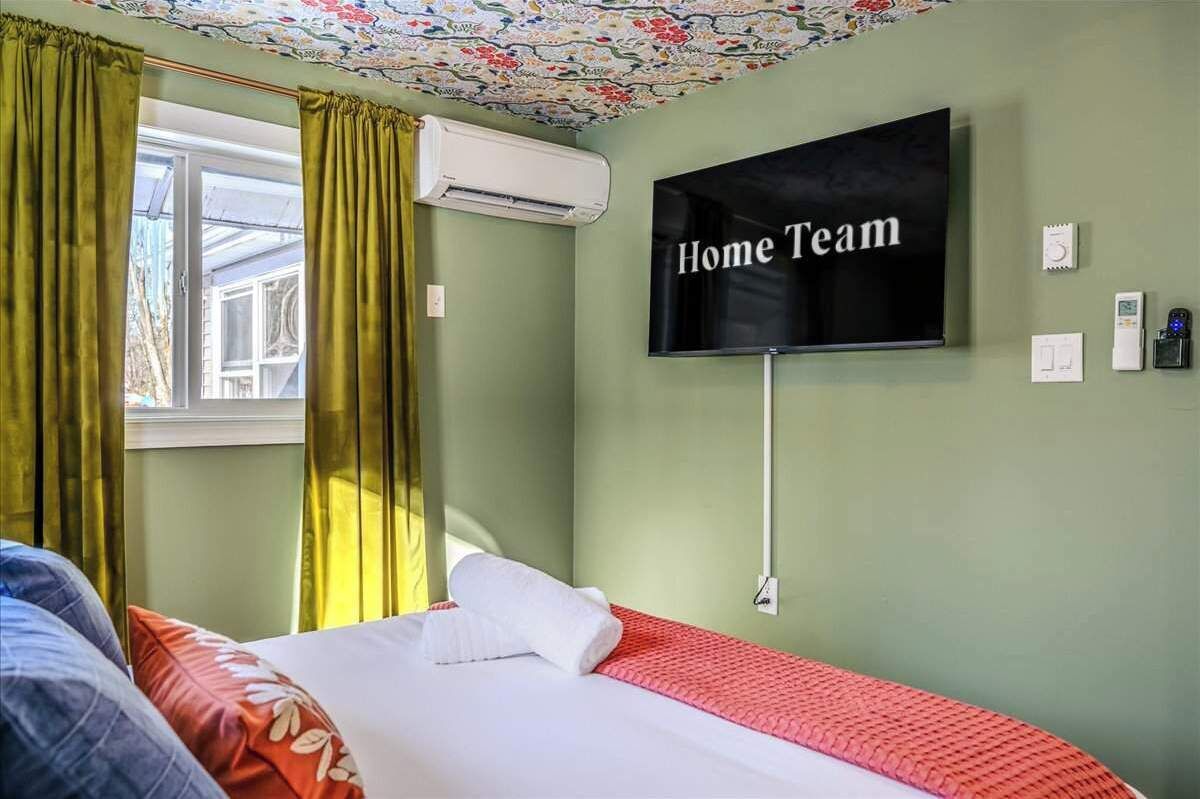 Whether you’re winding down with a book, Netflix, or just pure relaxation, this bedroom is all about good vibes and great rest.