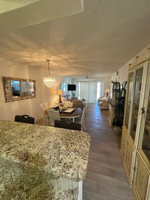Interior - Beautiful sunsets in Paradise! (Fort Myers Beach)