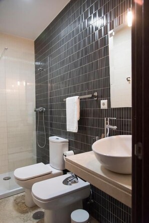 Flat-screen TV - Night In Sevilla Duplex (Seville)
