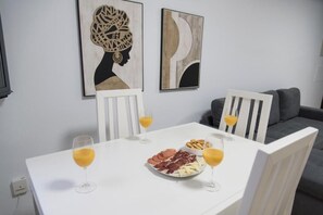 Flat-screen TV - Night In Sevilla Duplex (Seville)