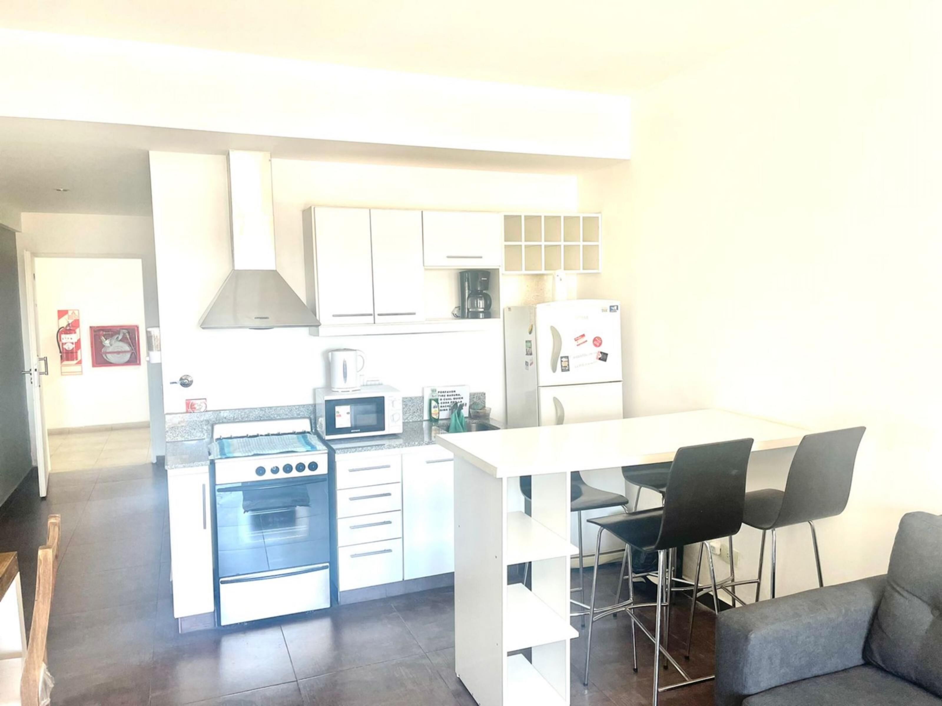 Microondas, horno, placa de cocina, cafetera/tetera