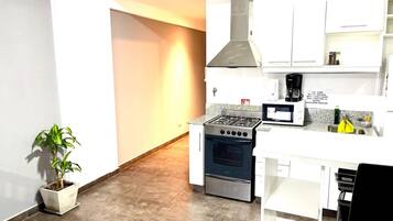 Microwave, oven, stovetop, coffee/tea maker