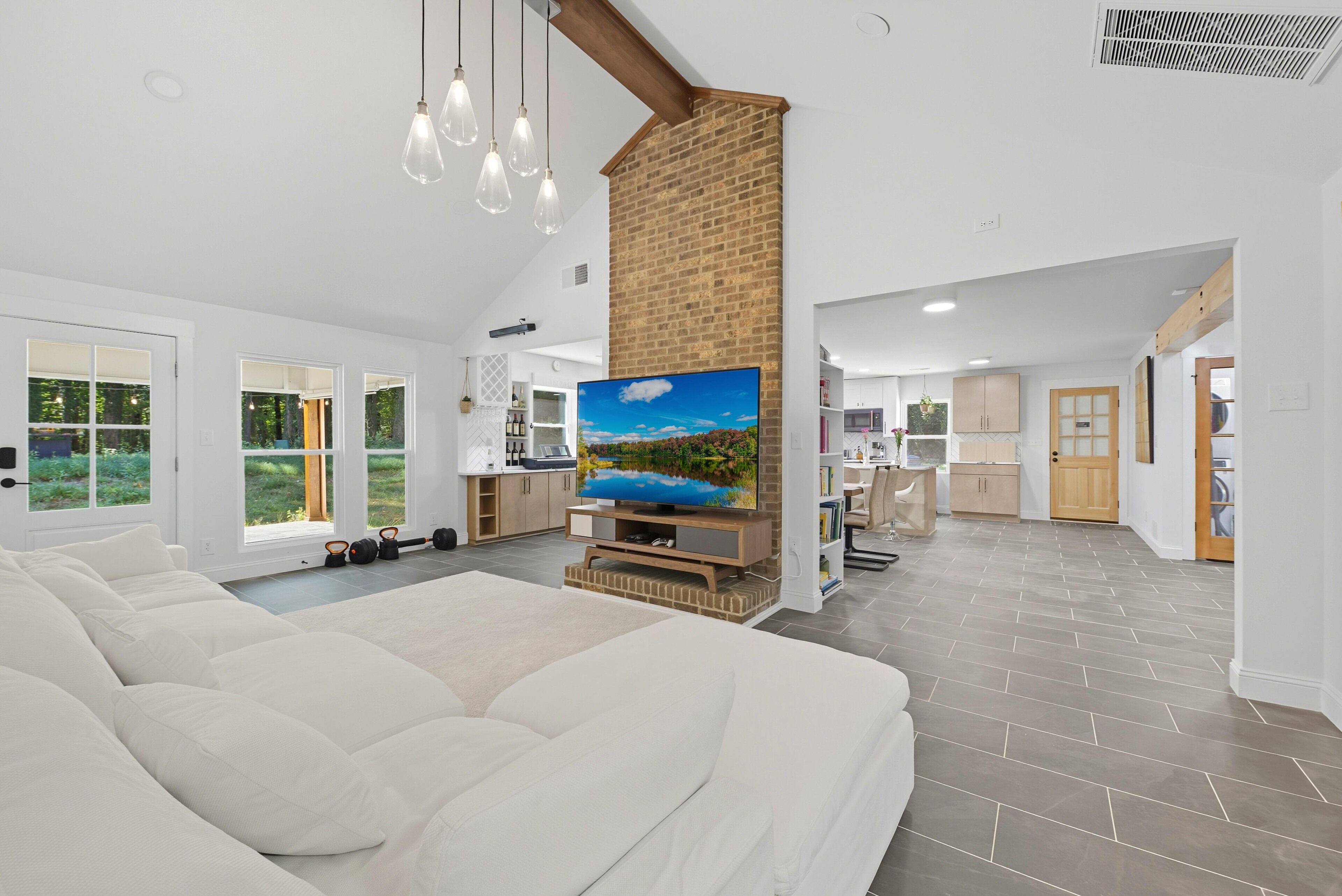 5 soverom, strykejern/-brett, wi-fi og sengetøy