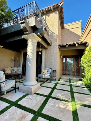 Terrace/patio - SPACIOUS AND ROMANTIC TWO BEDROOM RETREAT IN THE PERFECT LOCATION (Scottsdale)