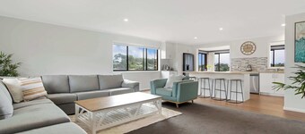 Pet-Friendly Home, Walk to Beach