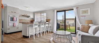 Pet-Friendly Home, Walk to Beach - Kianga Comfort