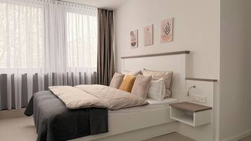 1 bedroom, desk, free WiFi, bed sheets