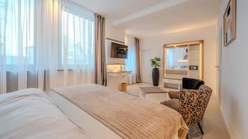 1 bedroom, desk, free WiFi, bed sheets