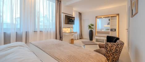 1 bedroom, desk, free WiFi, bed sheets