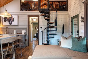 TV, fireplace, video games, offices - Upscale Designer Log Cabin, Cozy, Hot Tub, Firepit (Driggs)