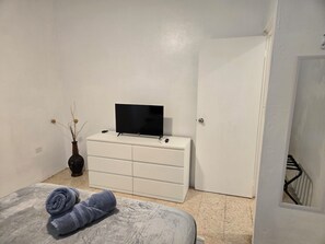 Iron/ironing board, WiFi, bed sheets - Cane Sugar Apartment in Lajas (Moca)