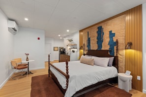 1 dormitorio, tabla de planchar con plancha, wifi y ropa de cama