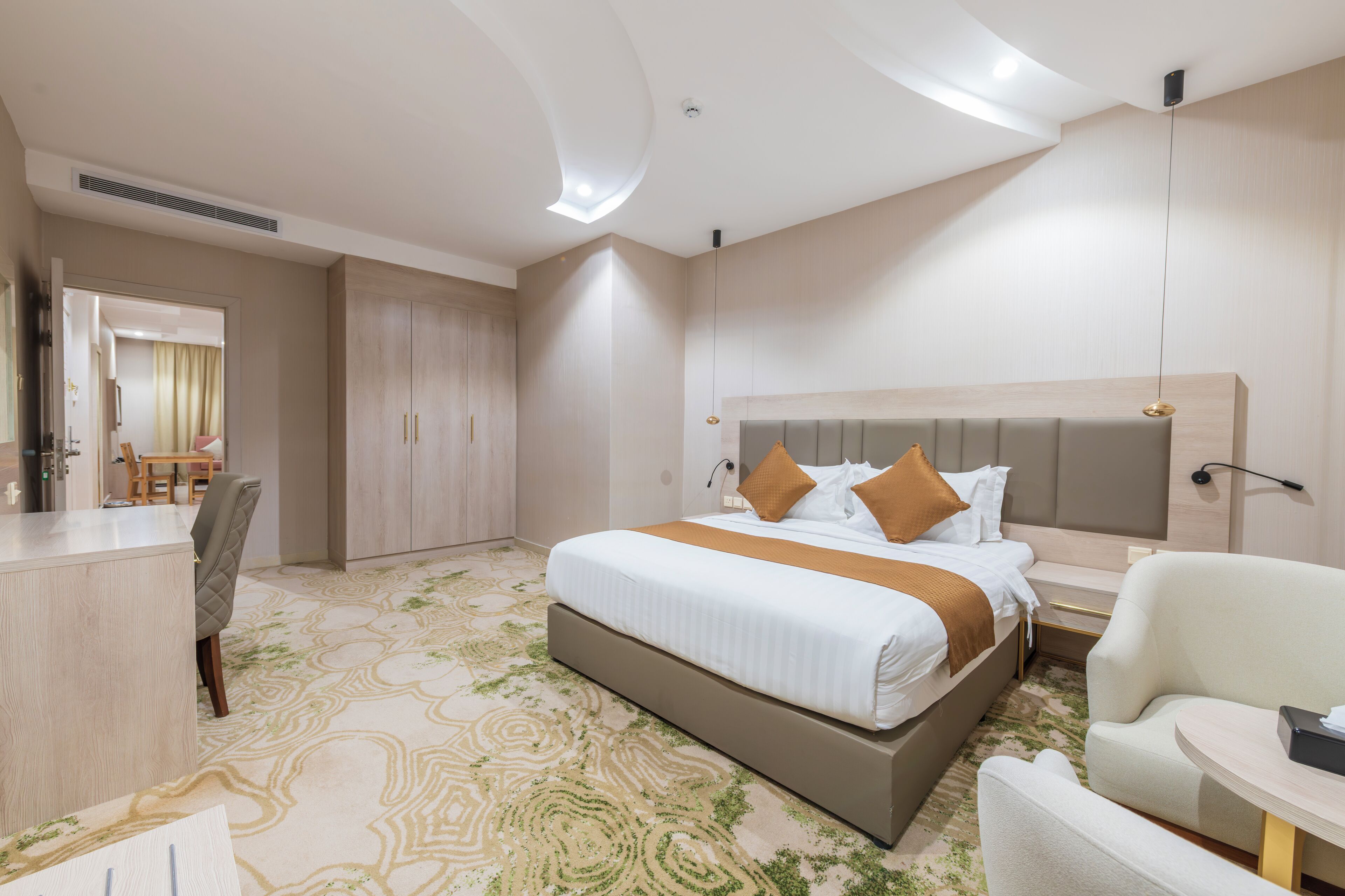 套房 | 客房内保险箱、笔记本电脑工作区、遮光窗帘、隔音