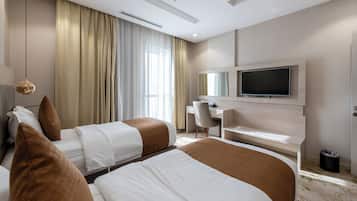 套房 | 客房內保險箱、筆電工作空間、遮光布/窗簾、隔音