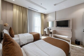 套房 | 客房內保險箱、筆電工作空間、遮光布/窗簾、隔音