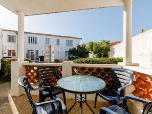 Balcony - Oceanfront Gem on Rue Anatole France (La Tranche-sur-Mer)