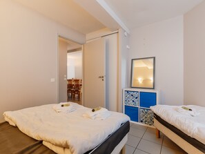 2 bedrooms - Oceanfront Gem on Rue Anatole France (La Tranche-sur-Mer)
