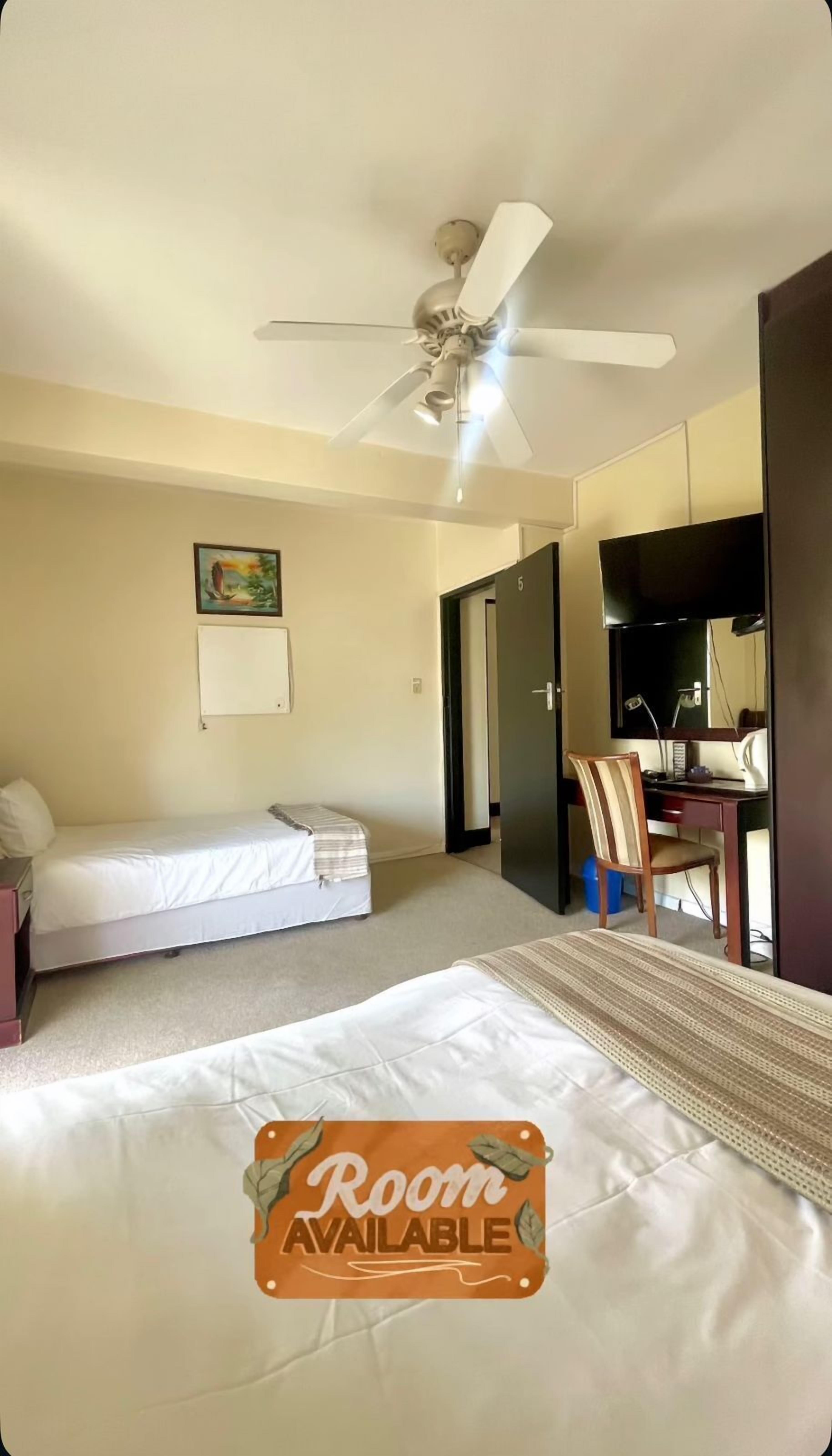 Habitación con 1 cama doble o 2 individuales | Escritorio, espacio para trabajar con un portátil, wifi gratis