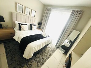 2 chambres, bureau, fer et planche à repasser, Wi-Fi gratuit