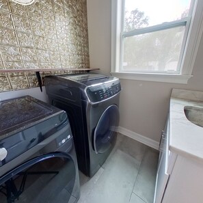 Interior - Spacious 4-bedroom house in cool St. Petersburg with Pool (St. Petersburg)