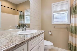 Whirlpool, Haartrockner, Handtücher, Seife