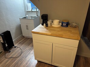 Interior - Spacious 5BR Entire Home w/ Private Studio - Sleeps 10 (Pittsburgh)