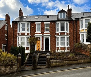 Exterior - "Ivyholme" Superb Premium House in Central Durham Location (Durham)