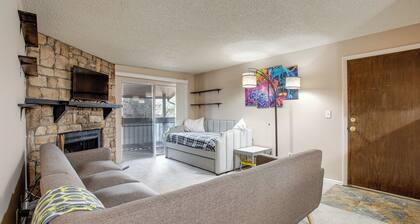 3 Mi to Buckley: Convenient Condo in Aurora