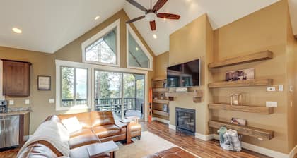 Deck + Views: Scenic Group Getaway in Lakeside!