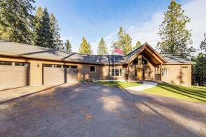 Exterior - Deck + Views: Scenic Group Getaway in Lakeside! (Lakeside)