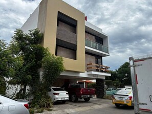 Exterior - Apartment Facing Central Park, Excellent Location (Mazatlán)