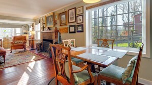 Dining - Hike, Sip & Explore! Blue Ridge Mtn Cabin w/ Porch (Arden)