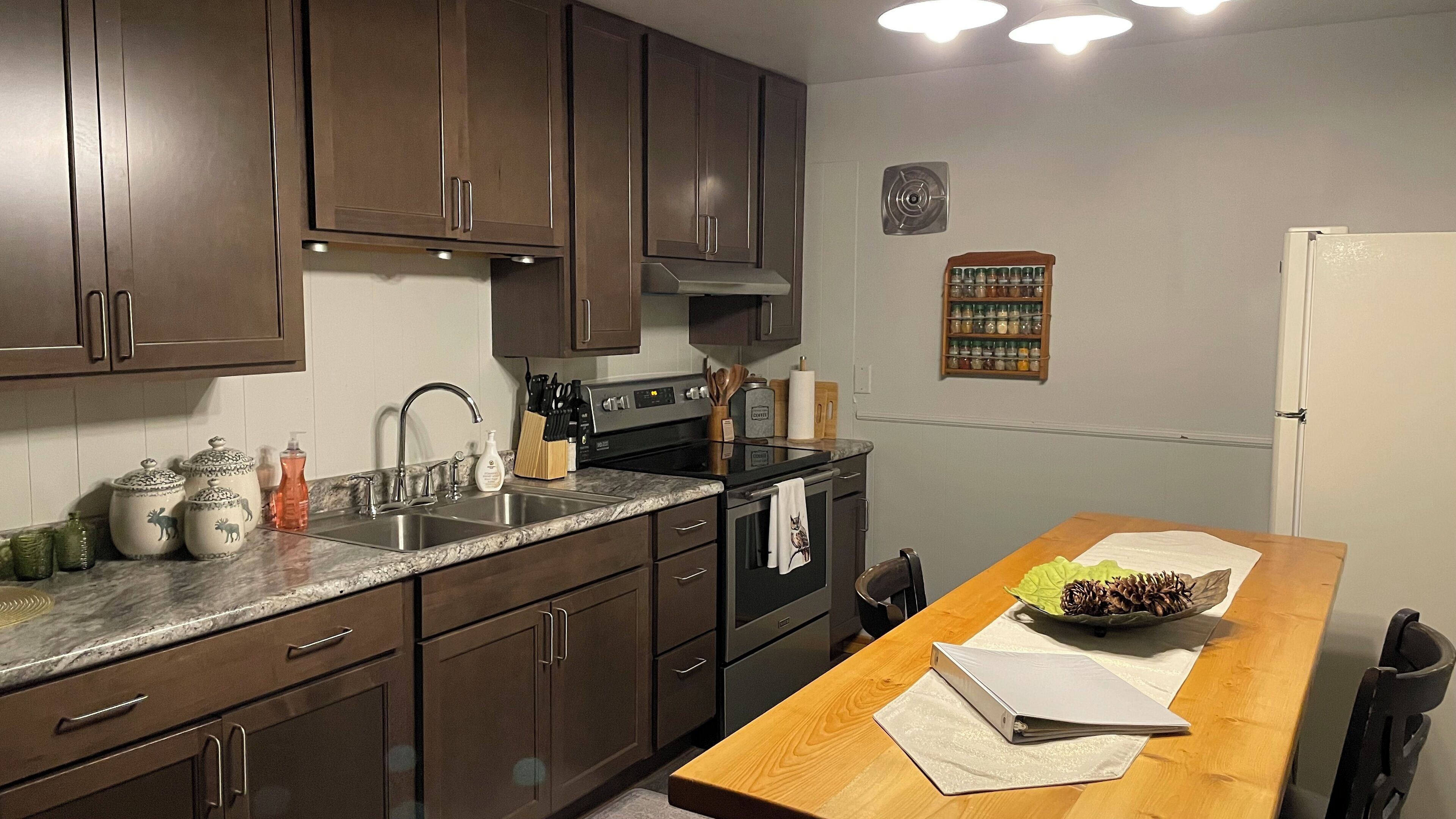 Fridge, microwave, stovetop, coffee/tea maker