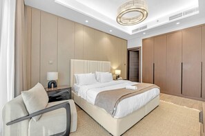 1 bedroom, iron/ironing board, WiFi, bed sheets - Great Views @1 BR in Nobles Tower with Pool, Gym and 8 minutes from Dubai Mall (Dubai)