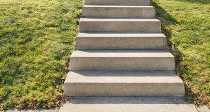 Charming 3-bedroom house with large fenced in yard in adorable Ashland