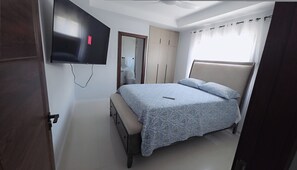 3 bedrooms, WiFi - 3-bedroom house in nice Portmore with cool AC for relaxing stay (Portmore)