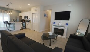 Smart TV, fireplace, books - 4BR • Game Room • Fenced Yard • Fire Pit • Near World Equestrian Center (Ocala)