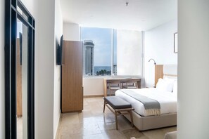 1 bedroom, desk, iron/ironing board, WiFi - w* | Engaging Loft in the Heart of Bocagrande (Cartagena de Indias)