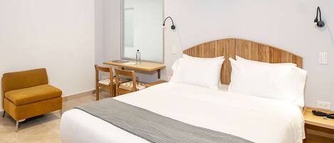 1 slaapkamer, een bureau, een strijkplank/strijkijzer, wifi