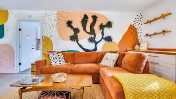 Smart-TV, Kamin, Tischfußball, Tischtennisplatte